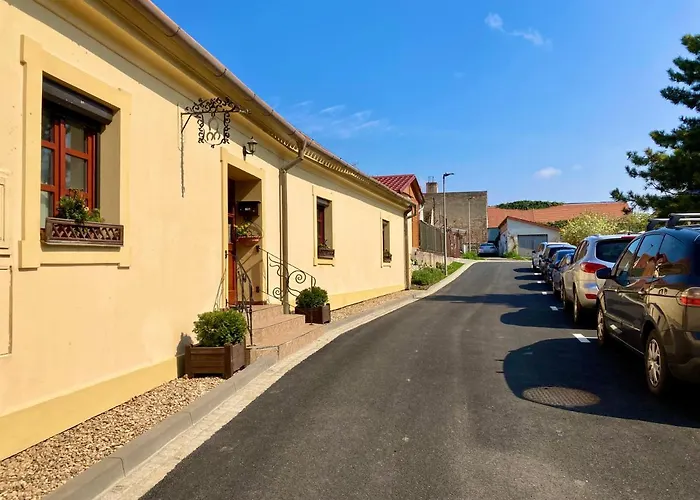 Moravia - Free Parking In The Center 4* Микулов